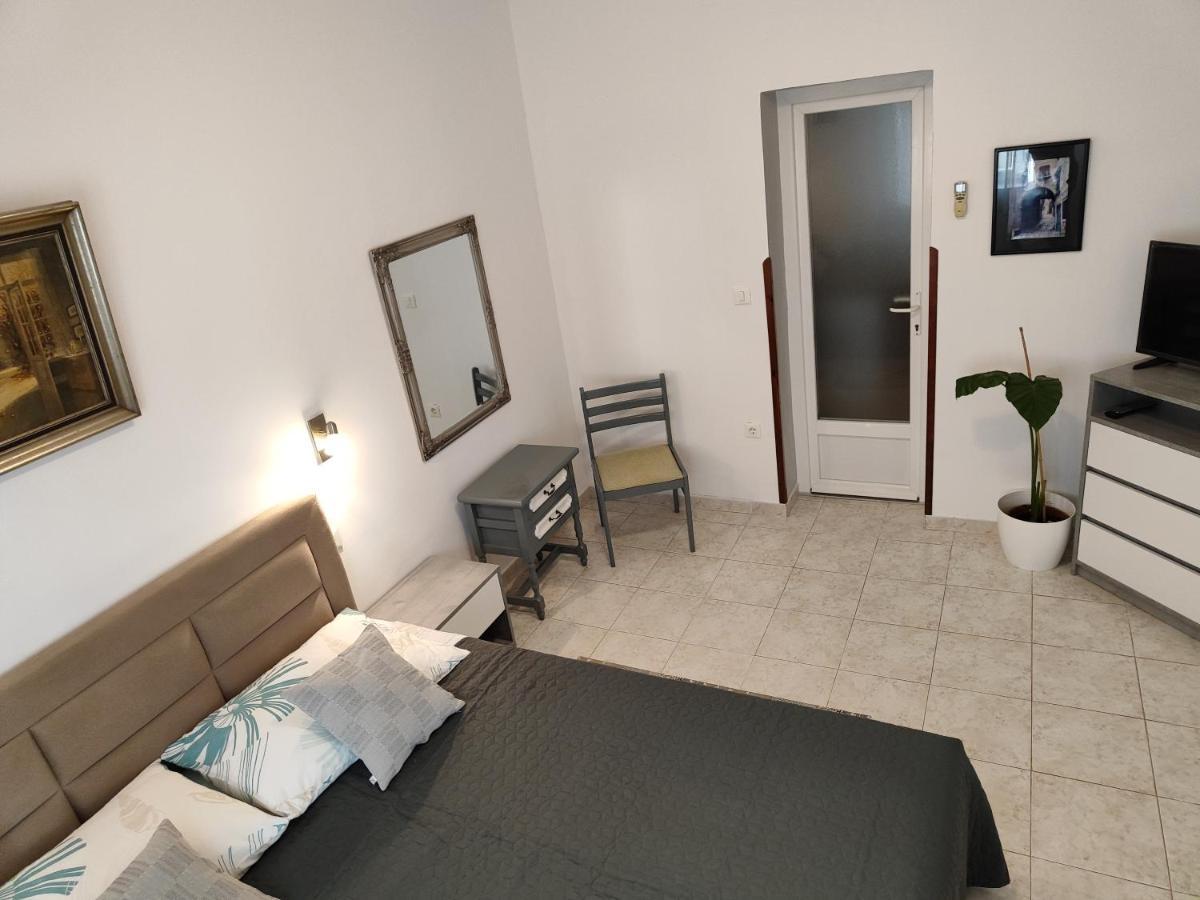 Nice Apartment Montepozzo With Private Garden โรวีน ภายนอก รูปภาพ